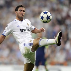 kaiyun中国-Doinb回归赛场爆冷首胜，状态亮眼引IG观众沸腾，Doinb复出首秀告捷，火热状态引爆IG主场沸腾